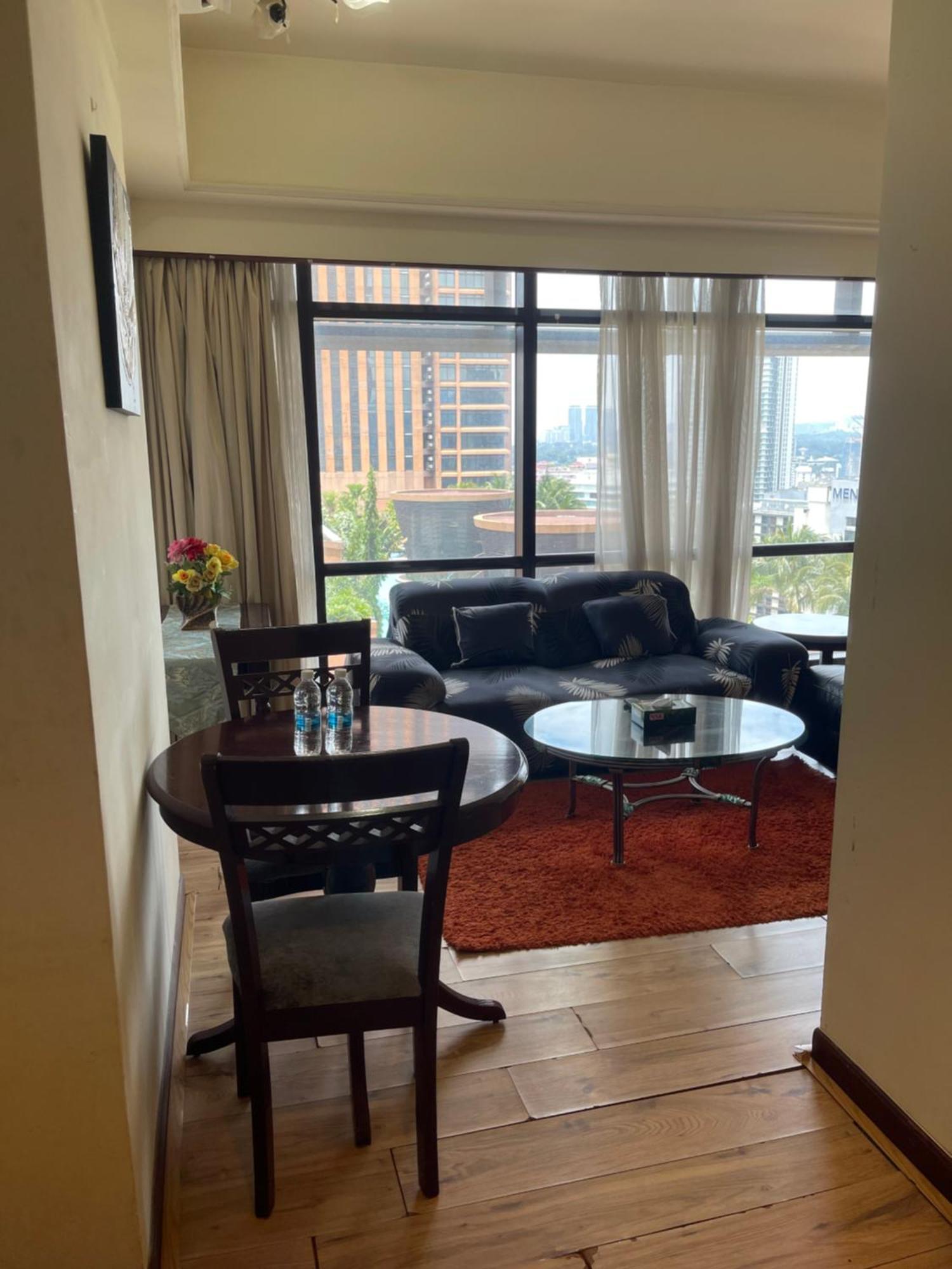 Kl Elegant At Times Square Apartment
