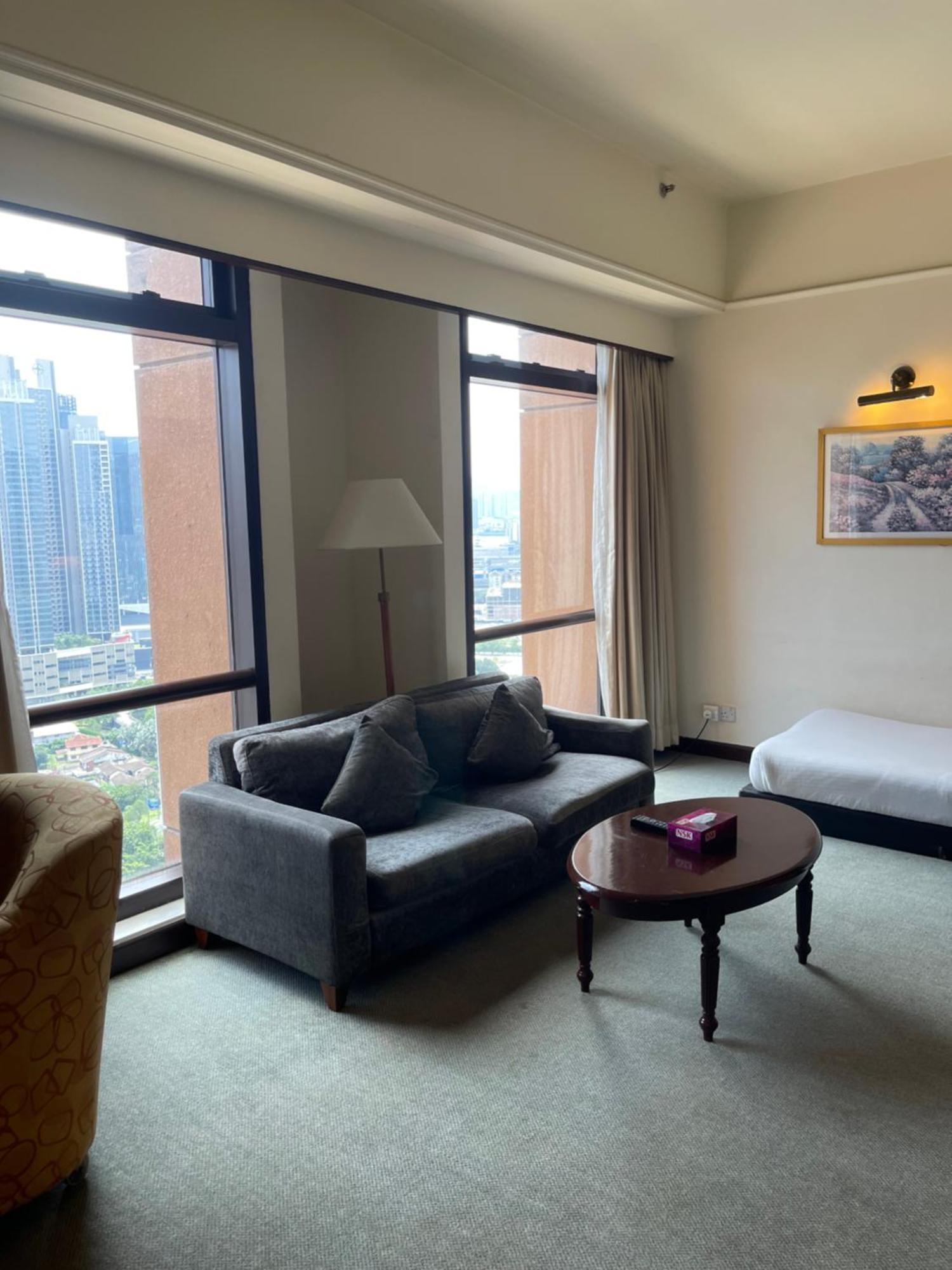 Kl Elegant At Times Square Apartment